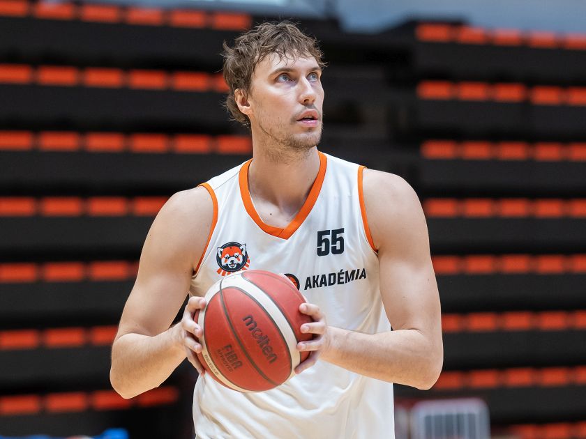 A Crvena zvezdát és a Partizánt is megjárt centerrel erősítettünk!