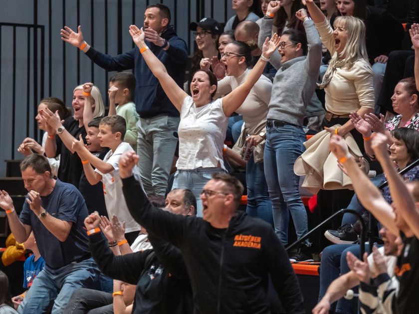 Óriási győzelmet arattunk, tűzbe hoztuk a szurkolóinkat!